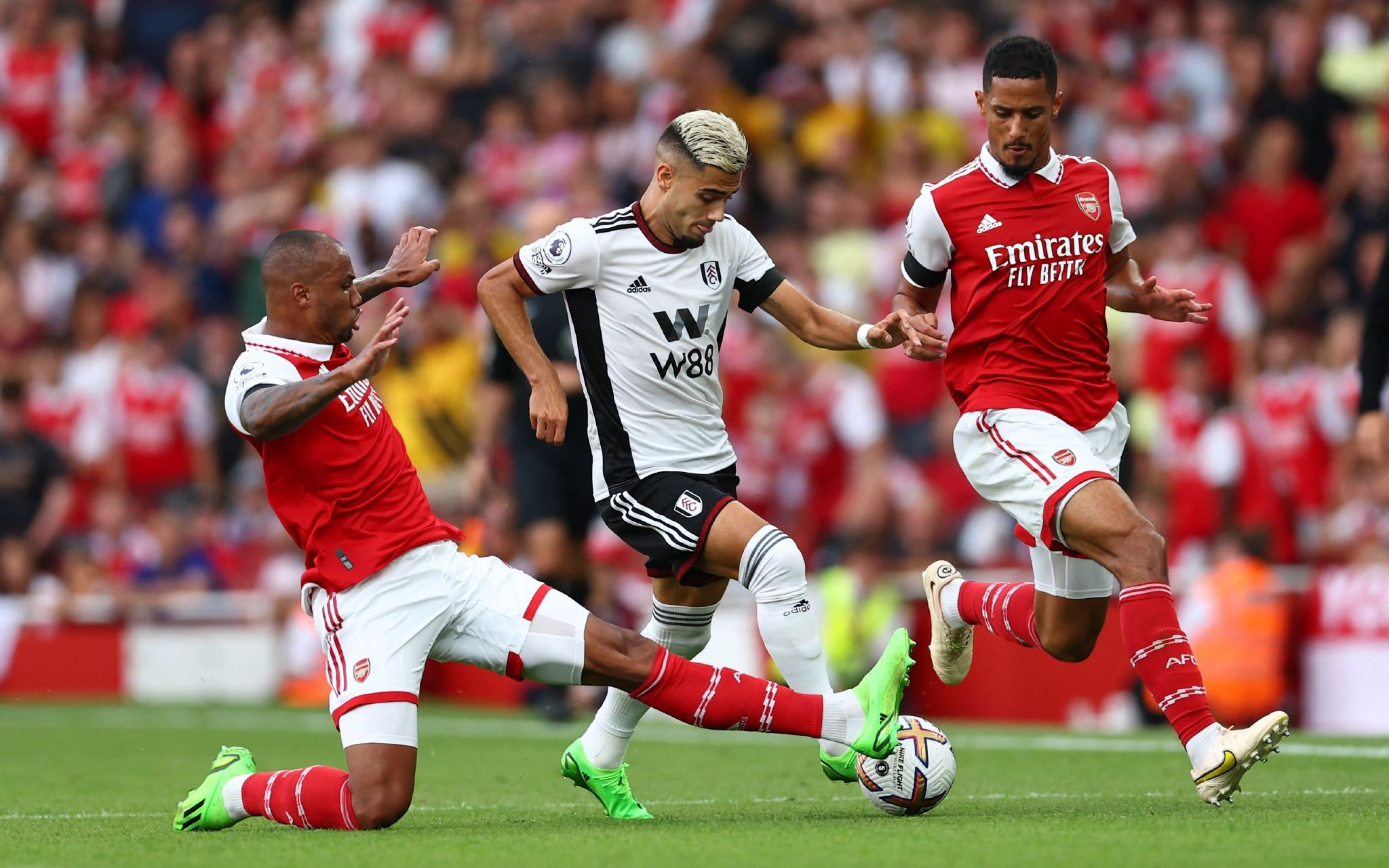 型中场搭档 型中场搭档